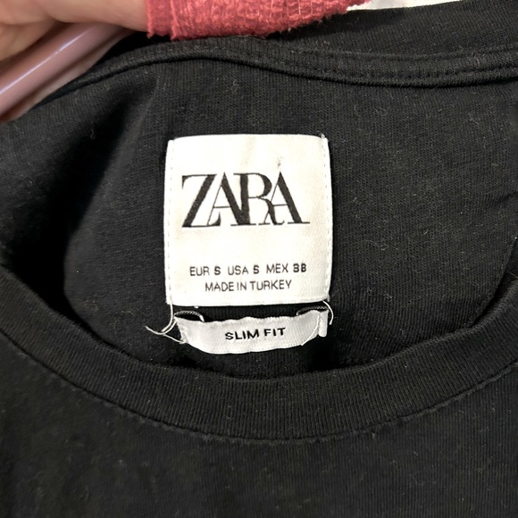 ZARA | Slim Fit Black T-Shirt - Picture 2 of 2